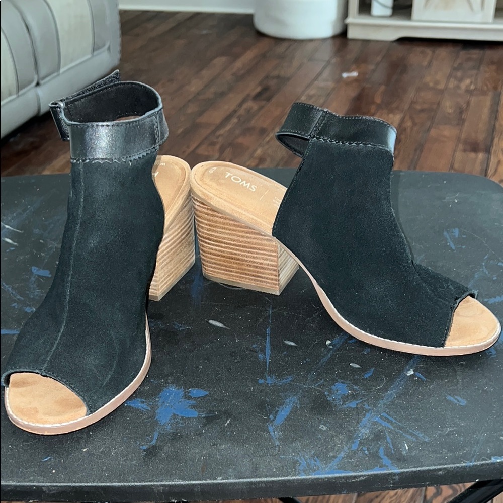 TOMS Black Peep-Toe Heeled Boots